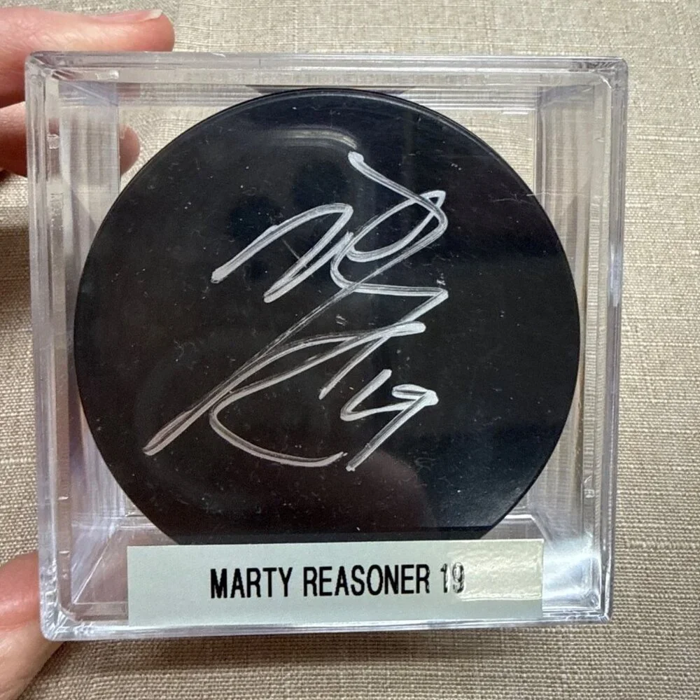 Marty Reasoner Signed Hockey Puck In Display Case - Picture 2 of 3